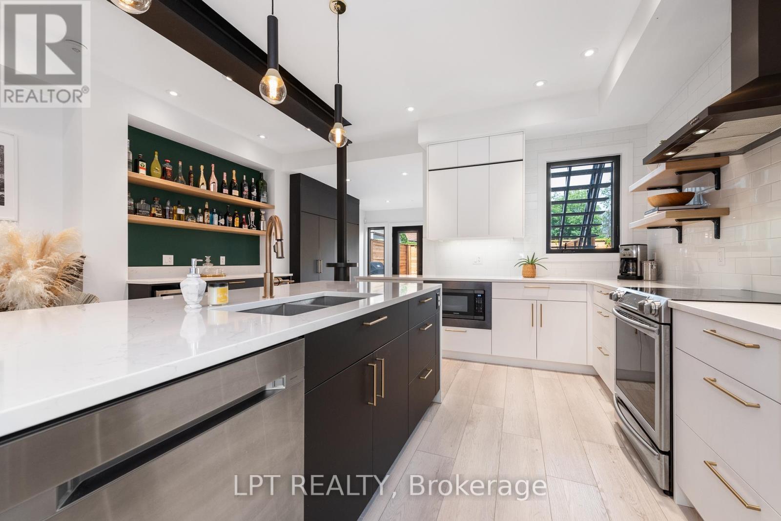 323 Booth Street, Ottawa, Ontario  K1R 7K1 - Photo 11 - X12153508