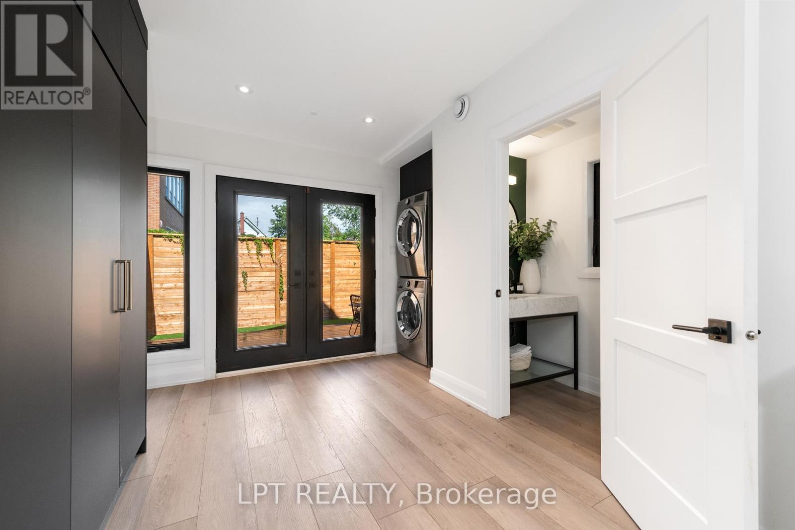 323 Booth Street, Ottawa, Ontario  K1R 7K1 - Photo 16 - X12153508