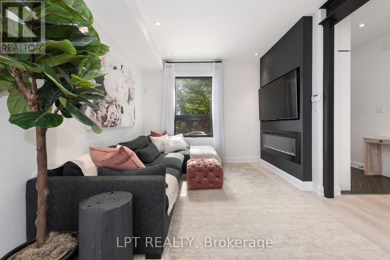 323 Booth Street, Ottawa, Ontario  K1R 7K1 - Photo 6 - X12153508