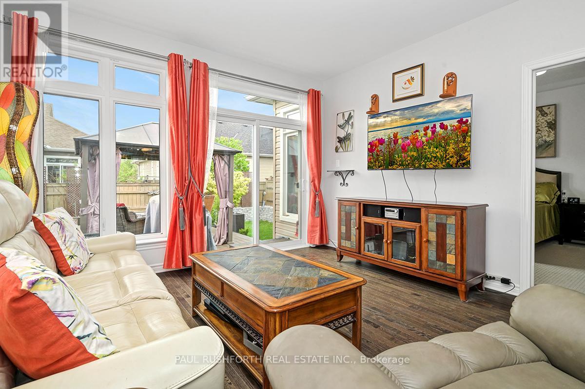 Property at 552 SILVERBELL CRESCENT image 5