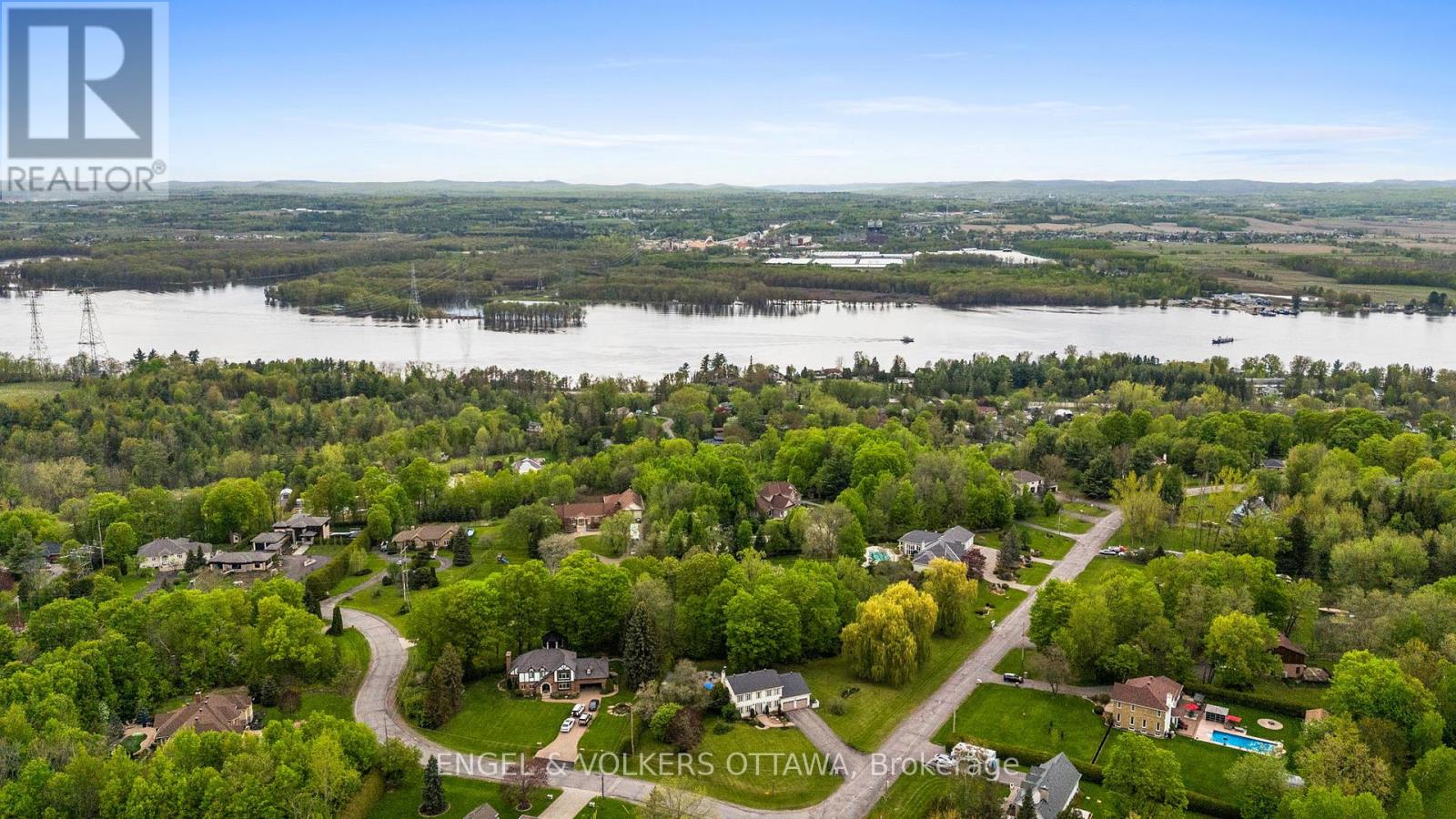 935 Fieldown Street, Ottawa, Ontario  K4C 1B9 - Photo 45 - X12153558