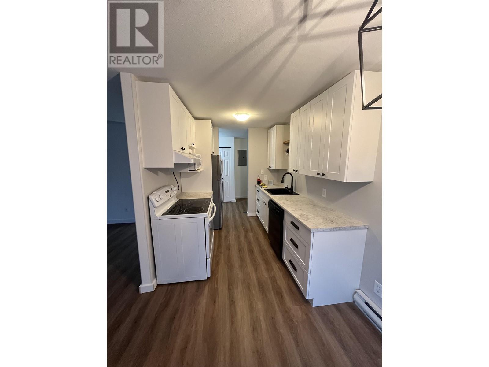 1-4739 WALSH AVENUE Terrace Photo 6