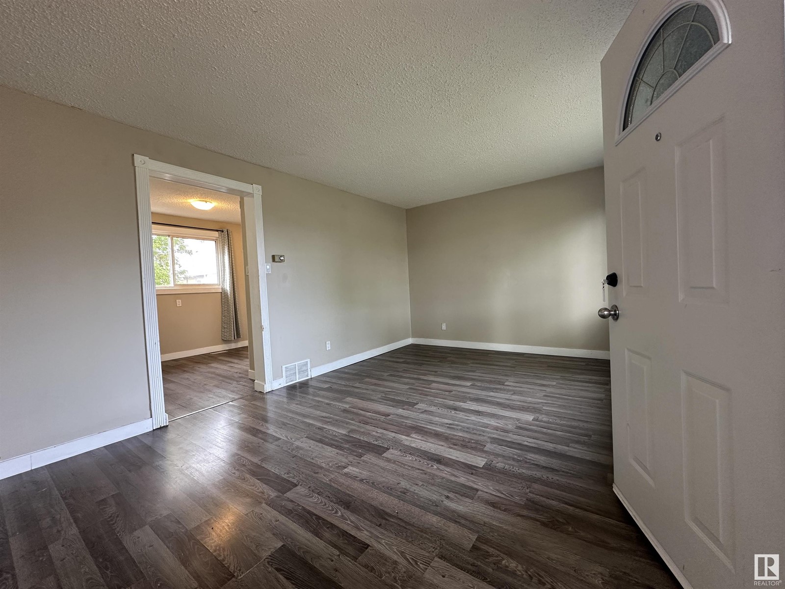 Property at 1533 KNOTTWOOD N NW image 3