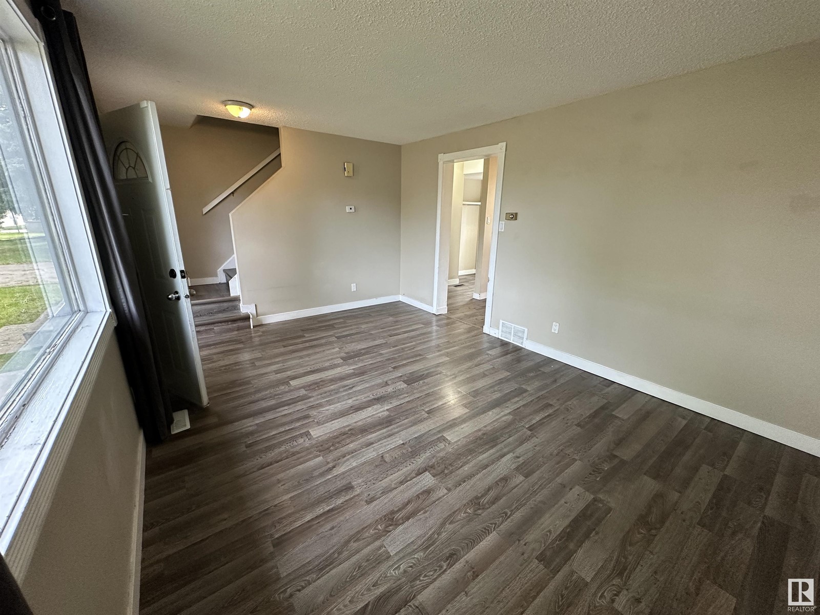 Property at 1533 KNOTTWOOD N NW image 5