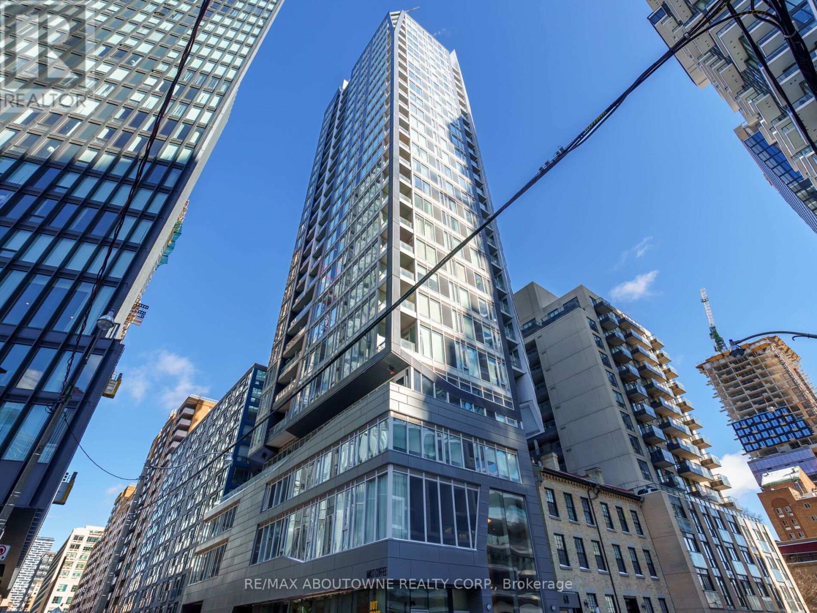 1005 - 68 SHUTER STREET, Toronto, Ontario