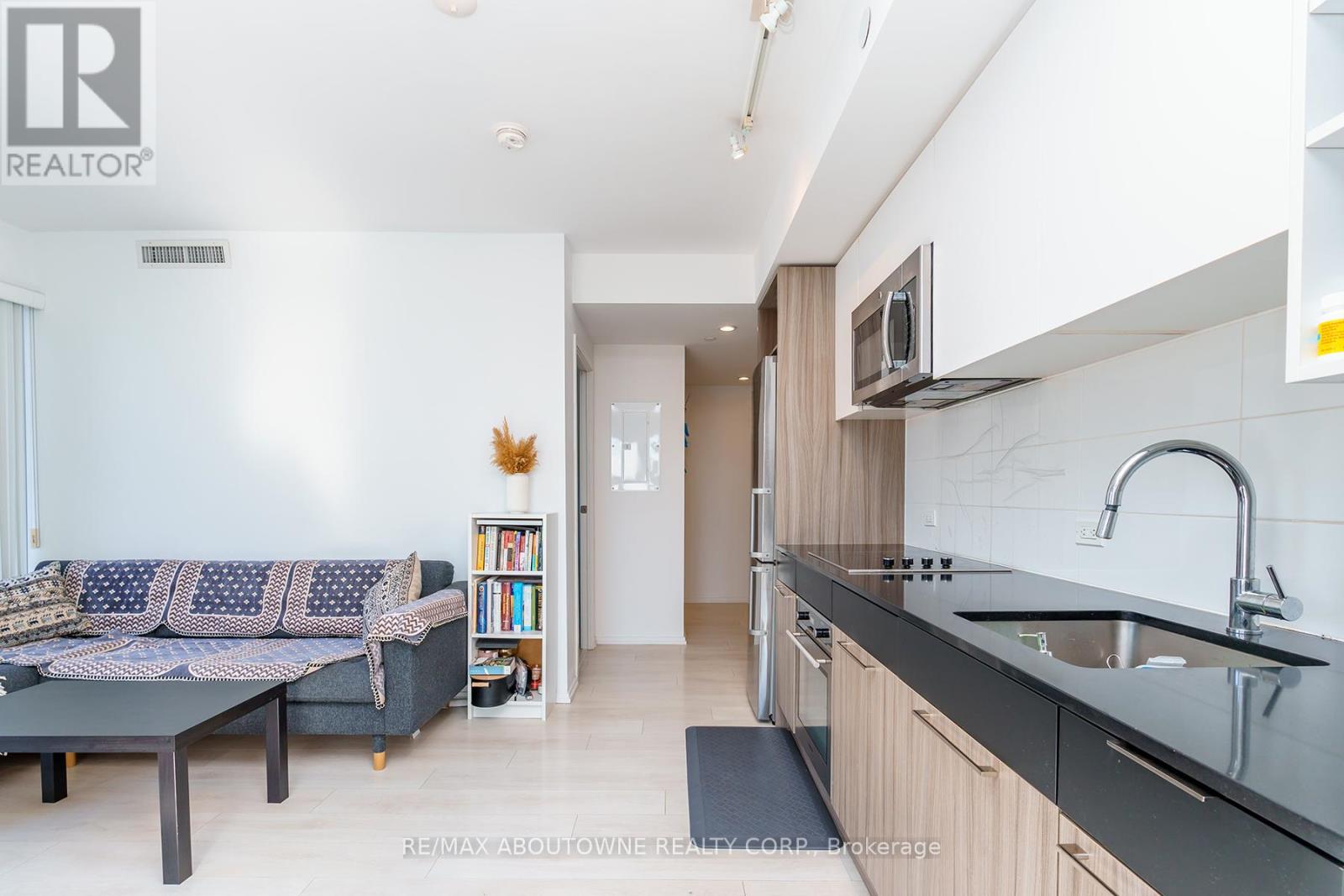 1005 - 68 Shuter Street, Toronto, Ontario  M5B 1B4 - Photo 12 - C12153476