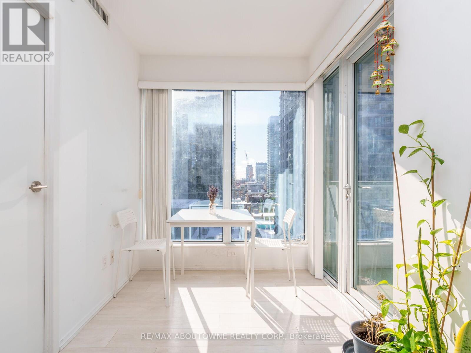 1005 - 68 Shuter Street, Toronto, Ontario  M5B 1B4 - Photo 15 - C12153476