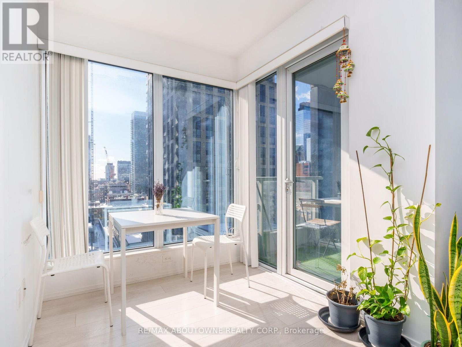 1005 - 68 Shuter Street, Toronto, Ontario  M5B 1B4 - Photo 16 - C12153476