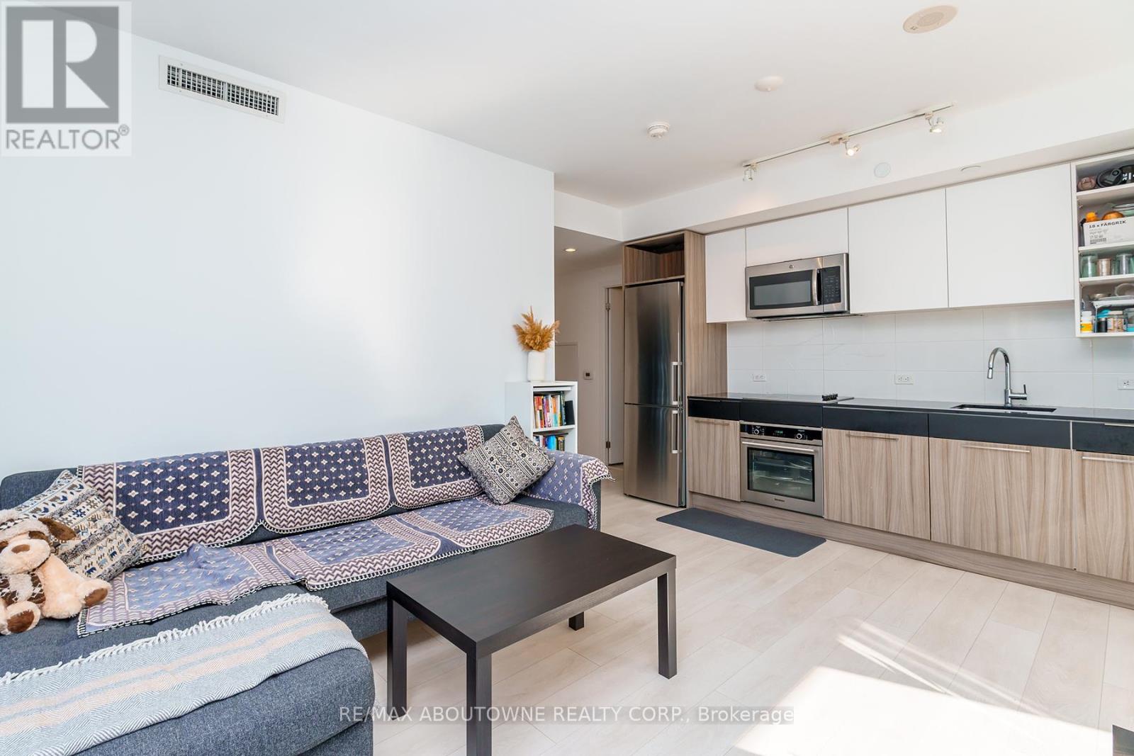 1005 - 68 Shuter Street, Toronto, Ontario  M5B 1B4 - Photo 17 - C12153476