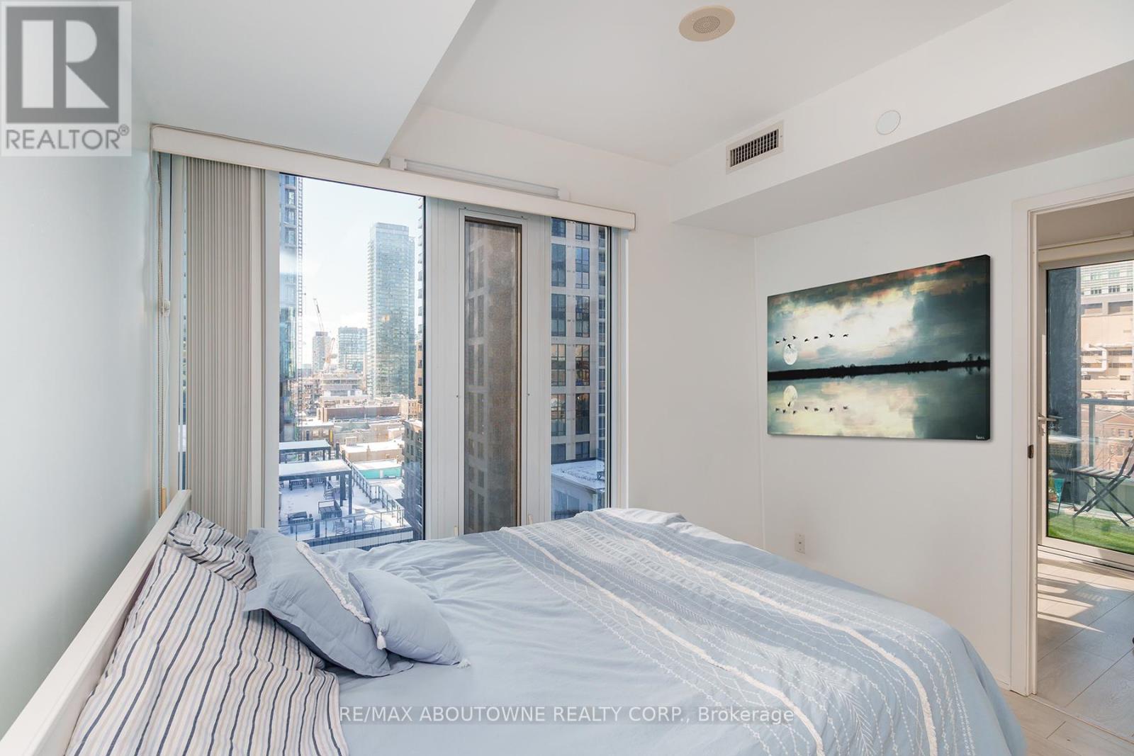 1005 - 68 Shuter Street, Toronto, Ontario  M5B 1B4 - Photo 19 - C12153476