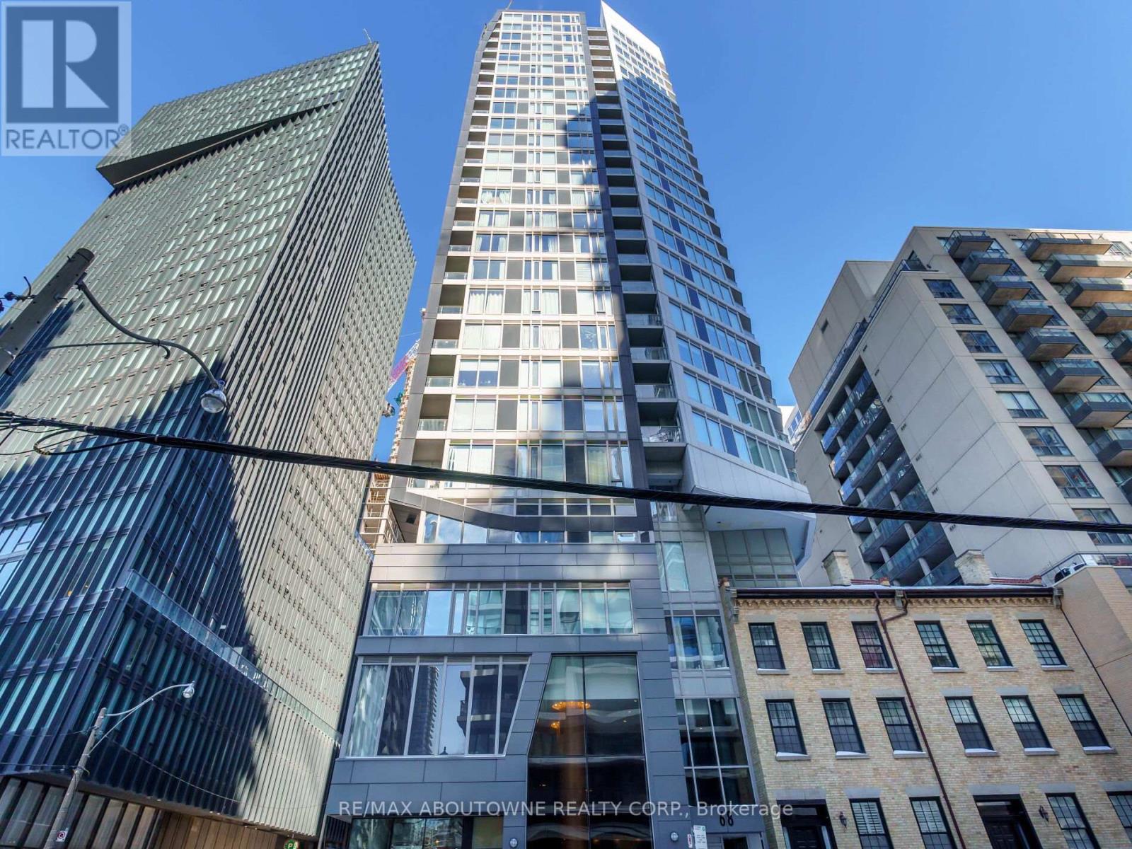 1005 - 68 Shuter Street, Toronto, Ontario  M5B 1B4 - Photo 2 - C12153476