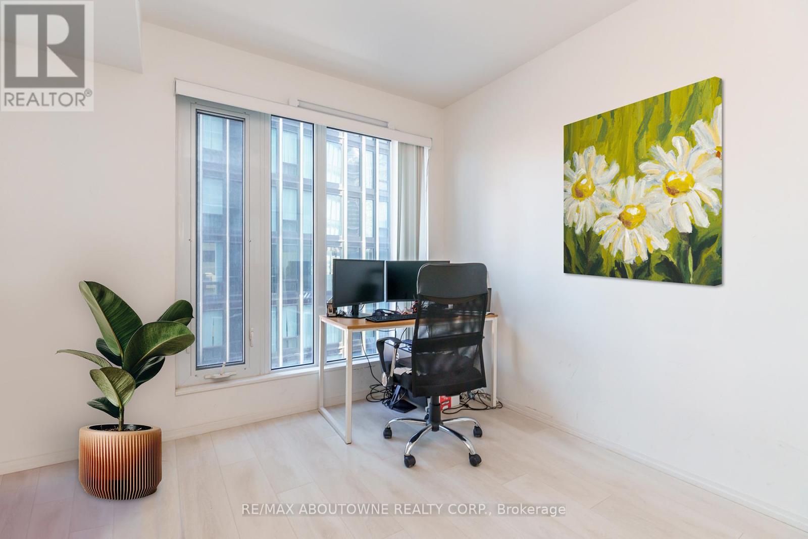 1005 - 68 Shuter Street, Toronto, Ontario  M5B 1B4 - Photo 21 - C12153476