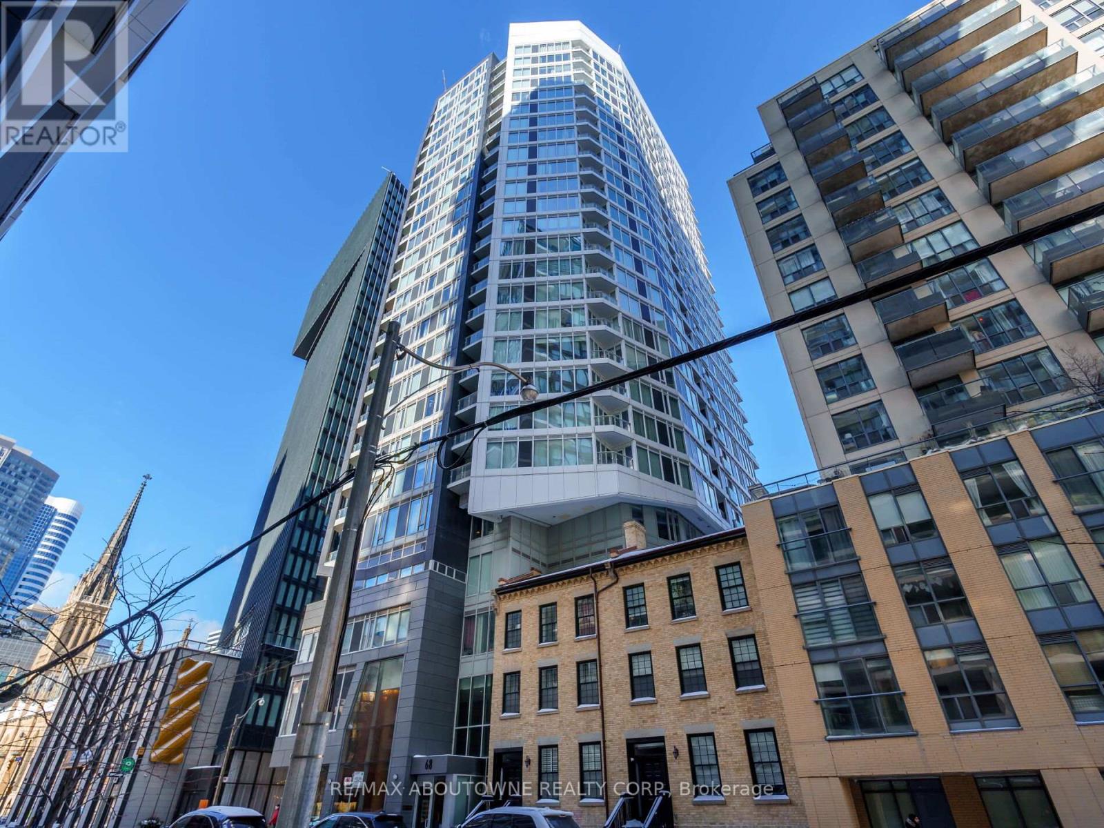 1005 - 68 Shuter Street, Toronto, Ontario  M5B 1B4 - Photo 3 - C12153476
