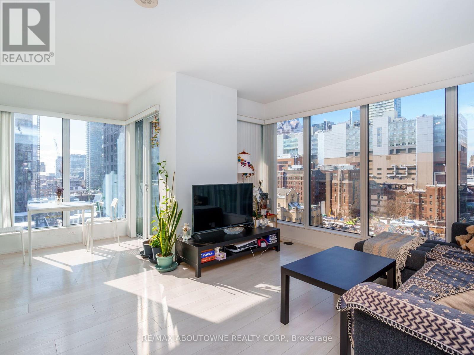 1005 - 68 Shuter Street, Toronto, Ontario  M5B 1B4 - Photo 9 - C12153476