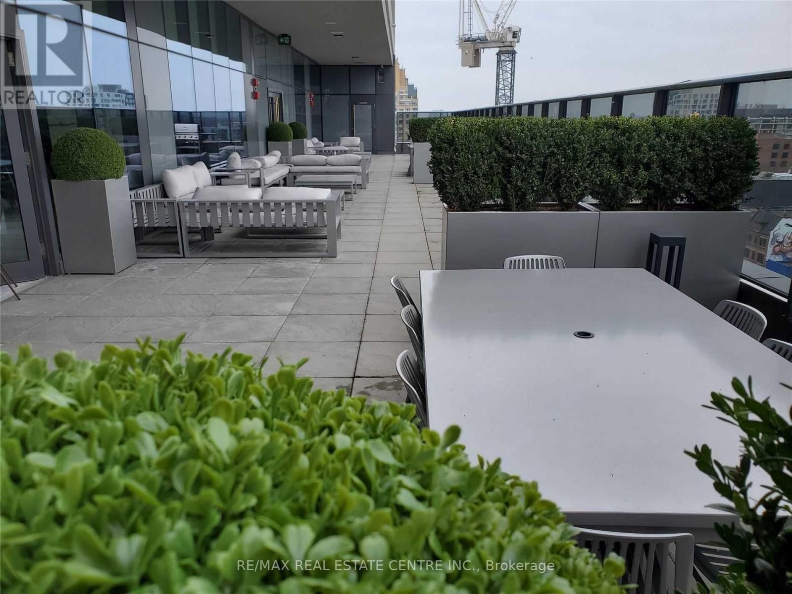 1910 - 330 Richmond Street W, Toronto, Ontario  M5V 0M4 - Photo 26 - C12153526
