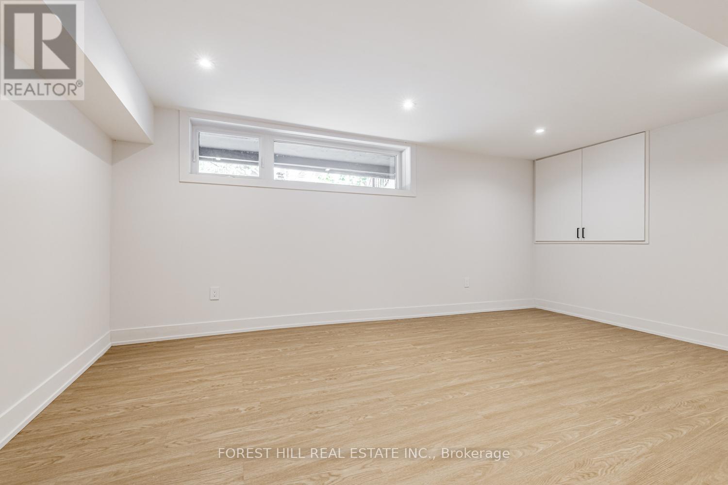 Lower - 124 Kenwood Avenue, Toronto, Ontario  M6C 2S3 - Photo 4 - C12153541
