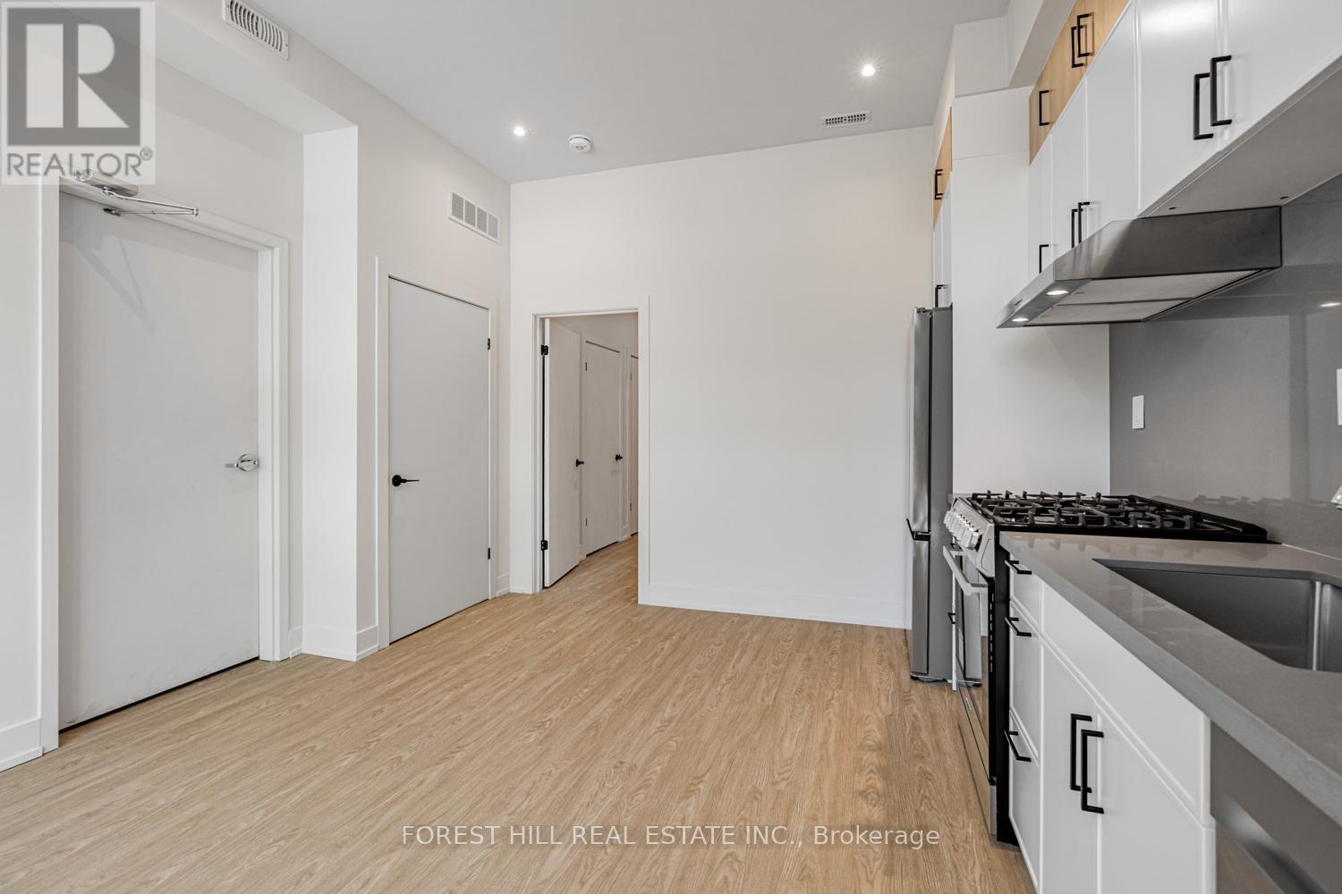 Main #1 - 124 Kenwood Avenue, Toronto, Ontario  M6C 2S3 - Photo 7 - C12153543