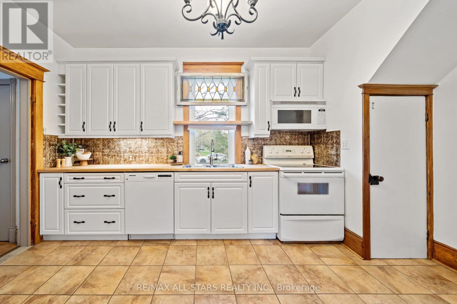 2 Henrietta Street, Scugog, Ontario  L0C 1G0 - Photo 9 - E12132997
