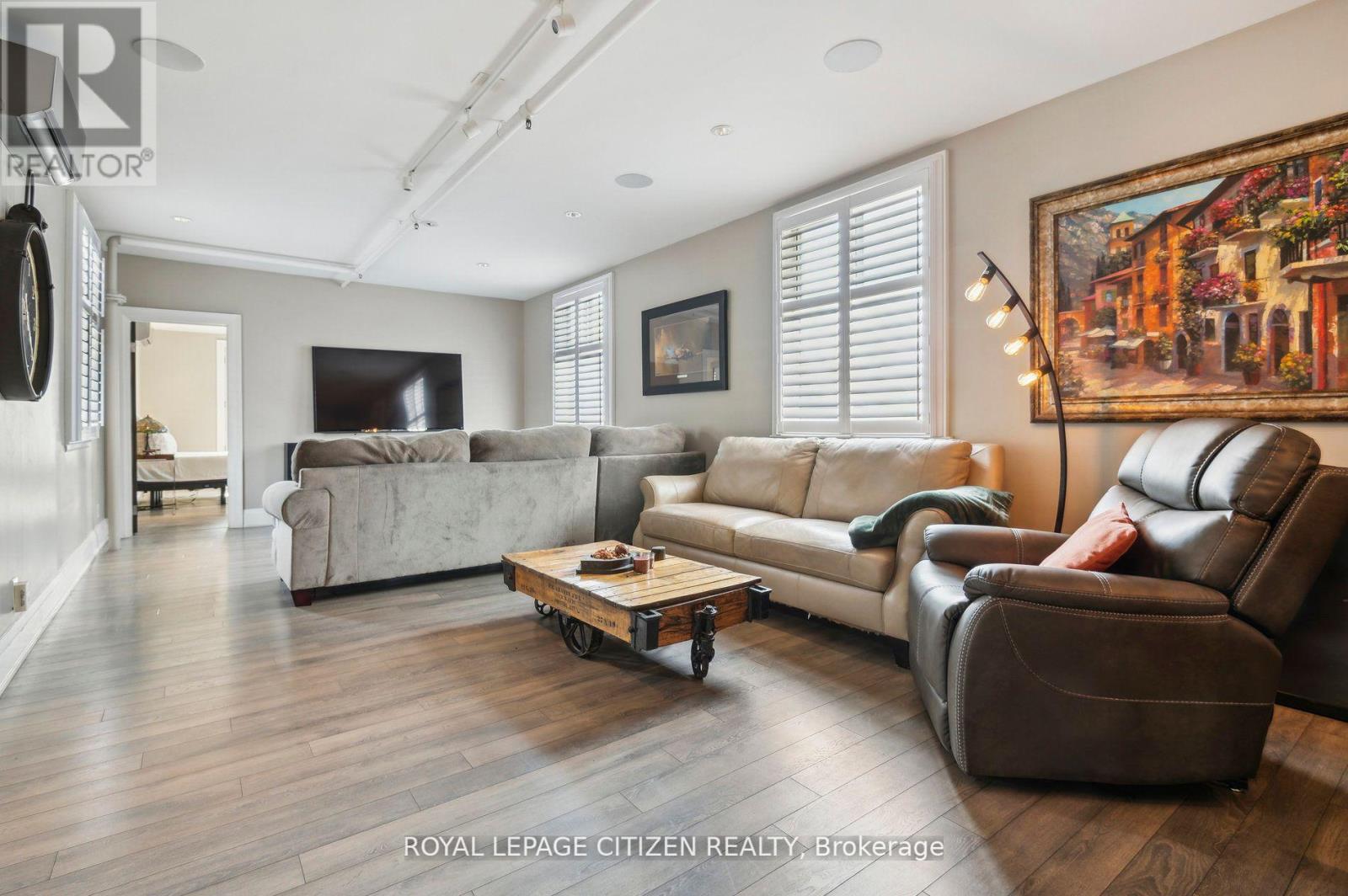 201 - 326 Carlaw Avenue, Toronto, Ontario  M4M 3N8 - Photo 15 - E12153520