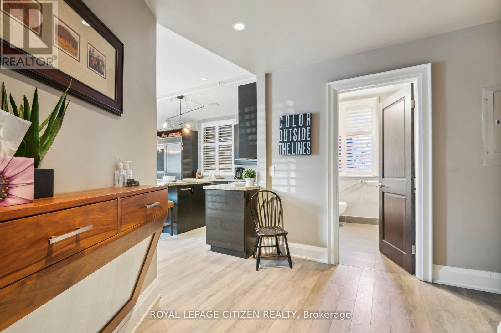 201 - 326 Carlaw Avenue, Toronto, Ontario  M4M 3N8 - Photo 2 - E12153520
