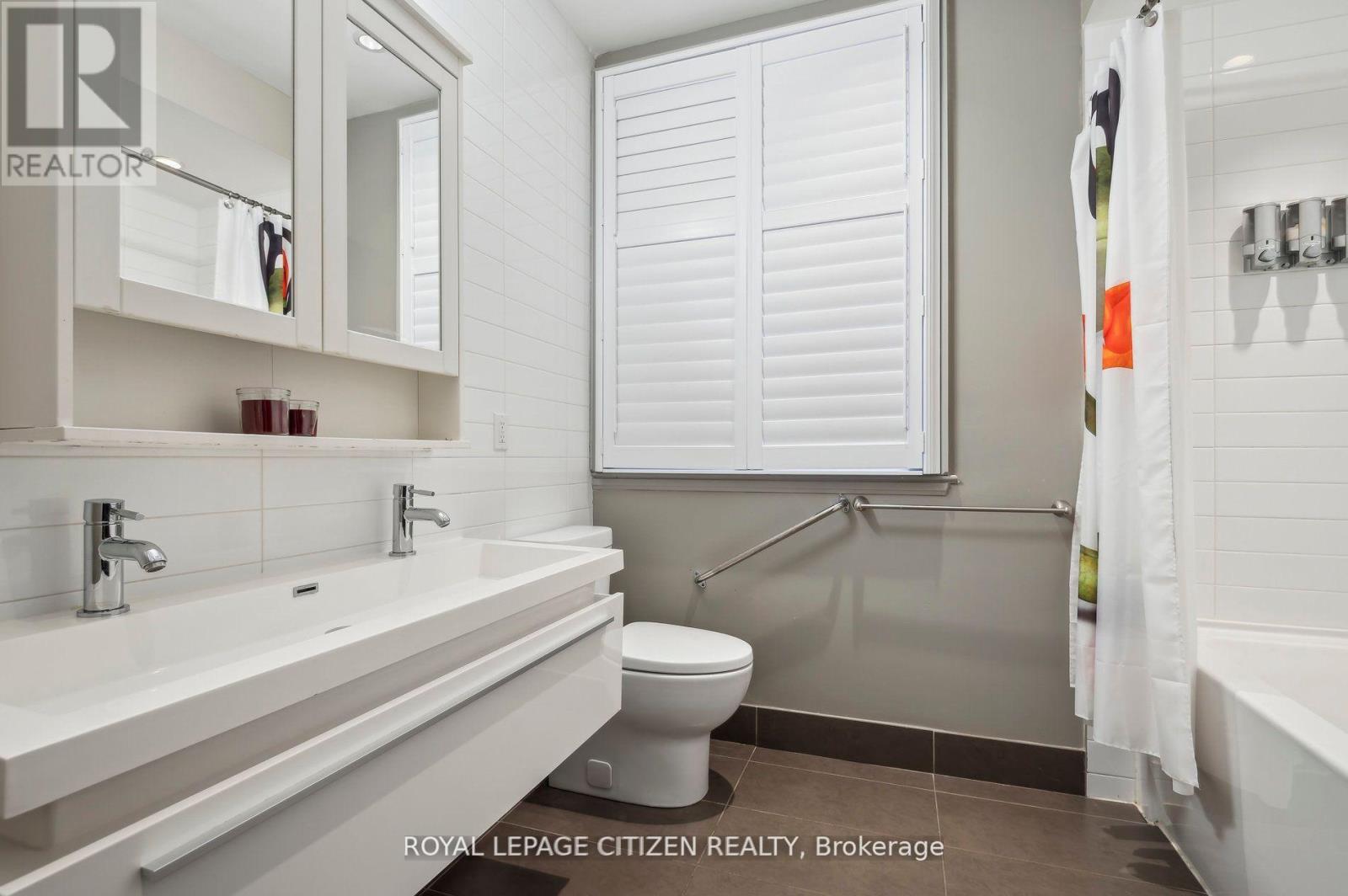 201 - 326 Carlaw Avenue, Toronto, Ontario  M4M 3N8 - Photo 21 - E12153520