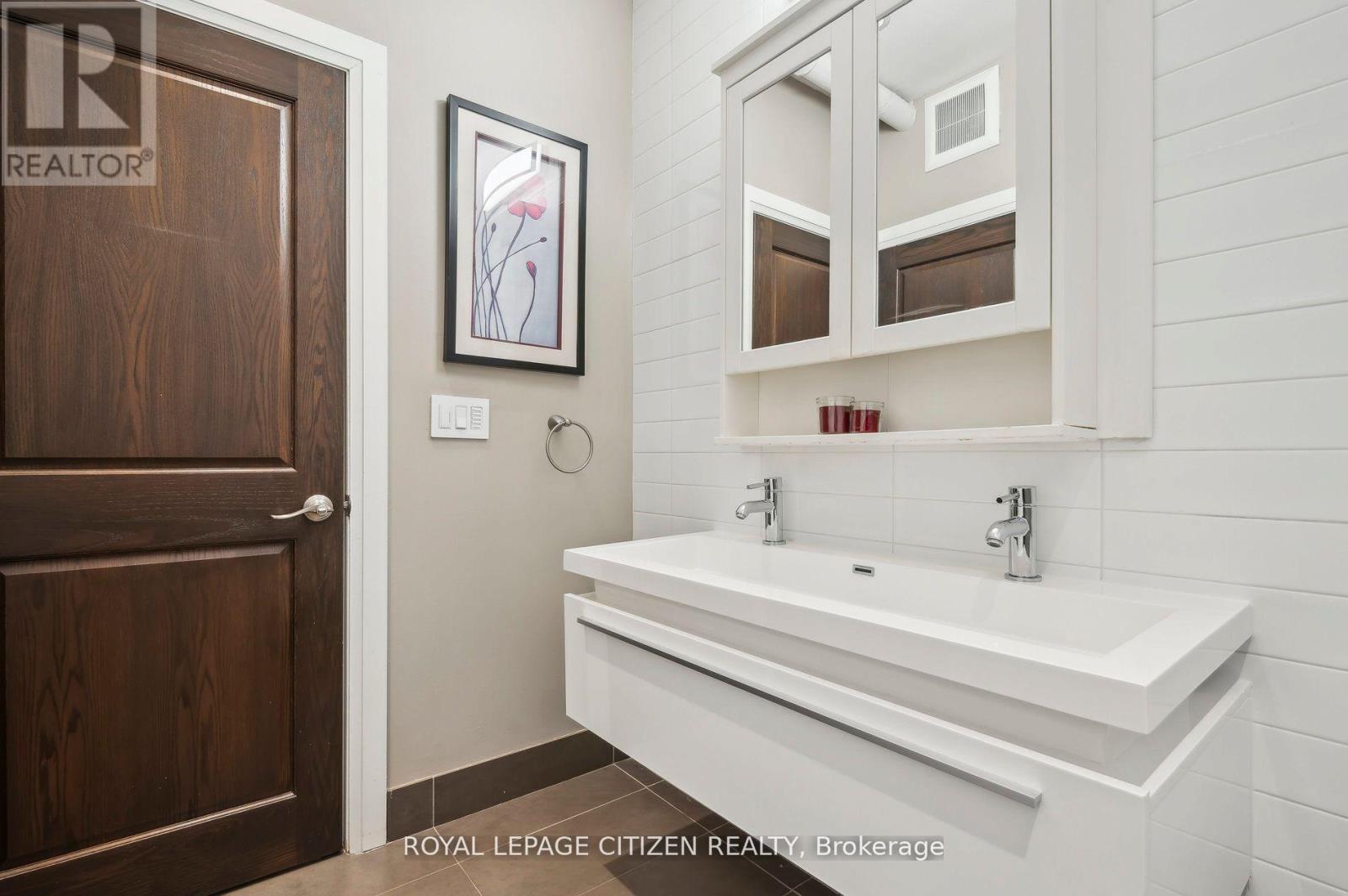 201 - 326 Carlaw Avenue, Toronto, Ontario  M4M 3N8 - Photo 22 - E12153520