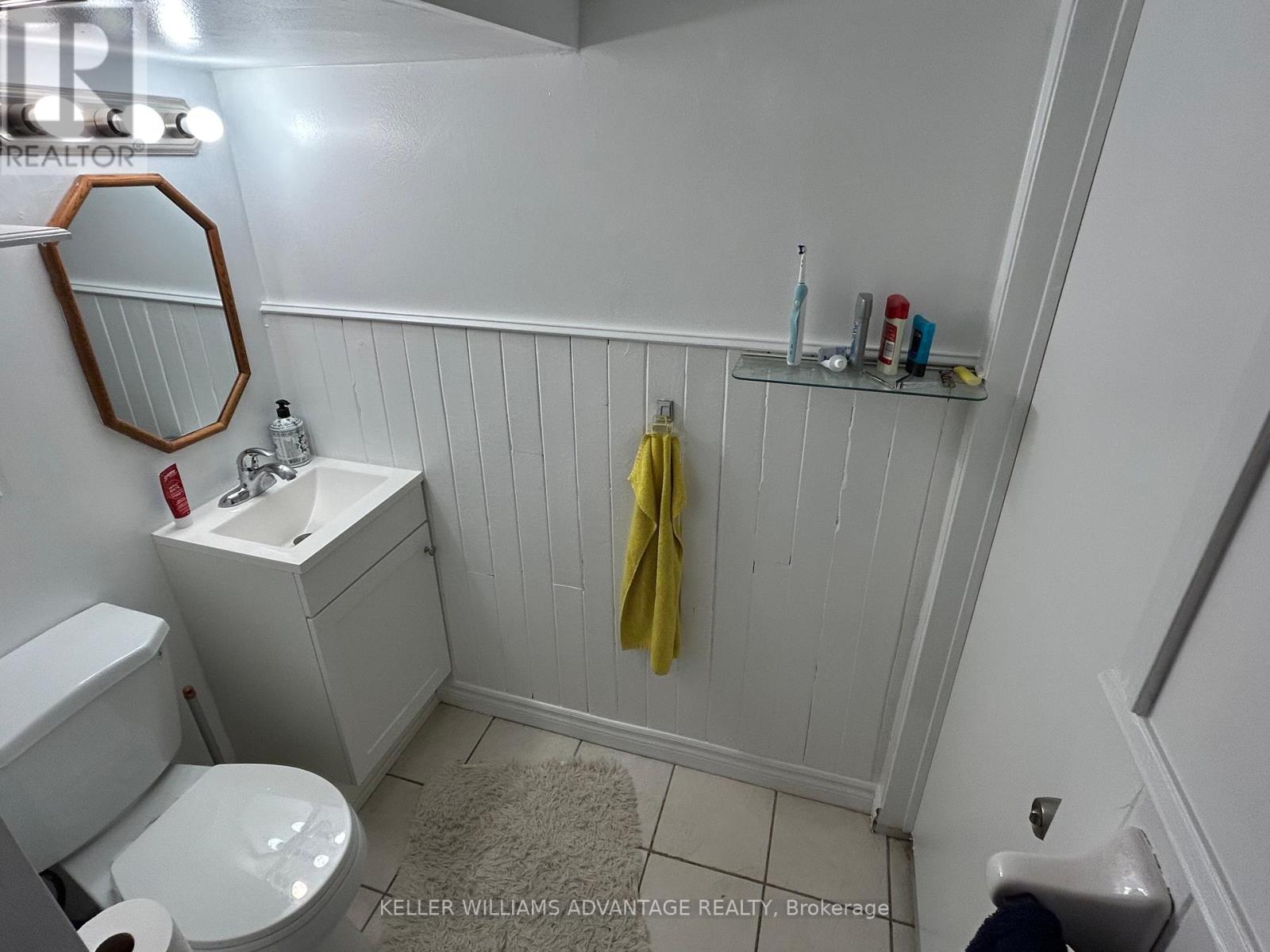 Lower - 350 Sammon Avenue, Toronto, Ontario  M4J 2A5 - Photo 8 - E12153570