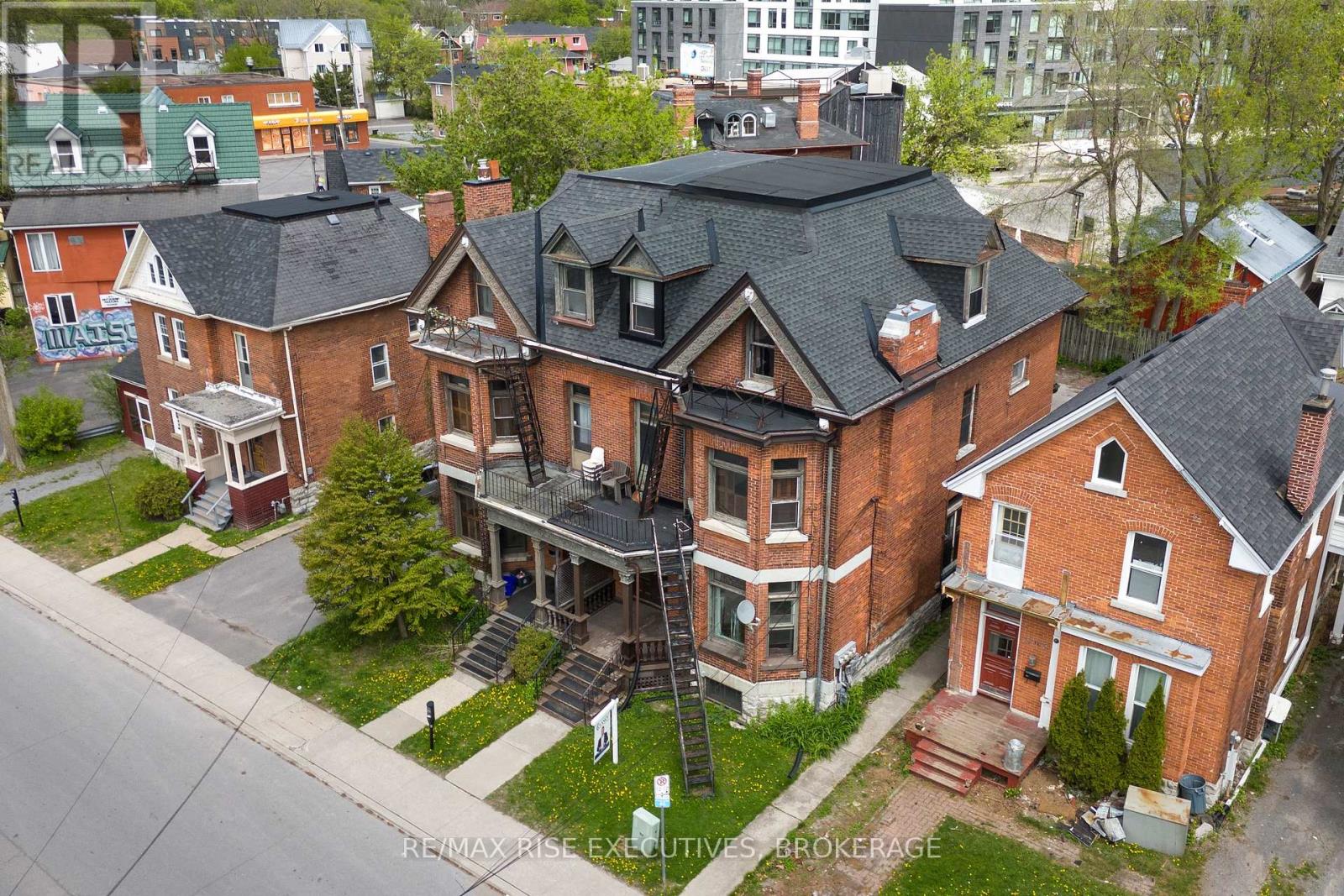 307 Alfred Street, Kingston, Ontario  K7L 3S4 - Photo 2 - X12153632
