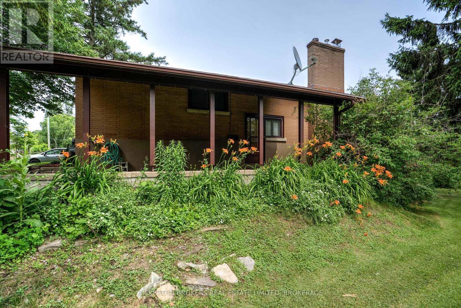 Property at 355 ELIZABETH DRIVE image 3