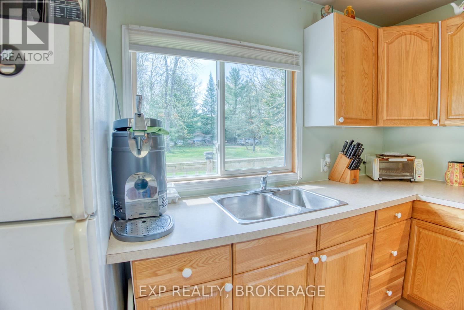 1013 Turner Way, Central Frontenac, Ontario  K0H 1B0 - Photo 8 - X12153785