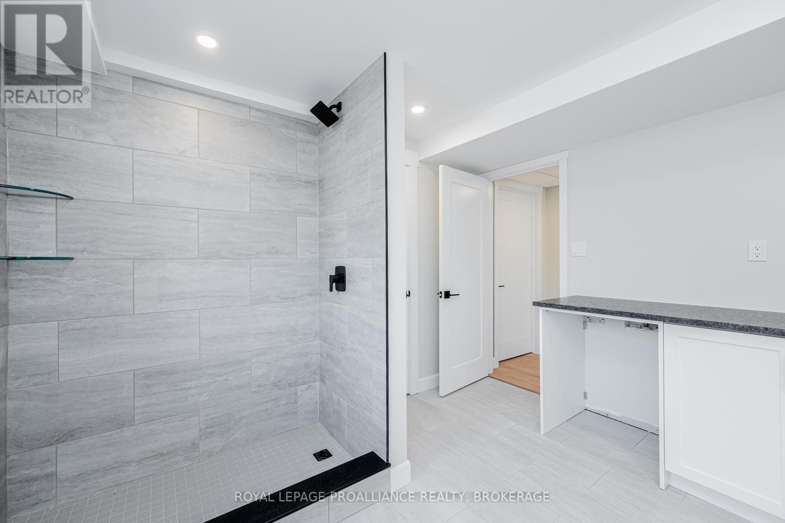 2924 Highway 2, Kingston, Ontario  K7L 4V1 - Photo 40 - X12153813
