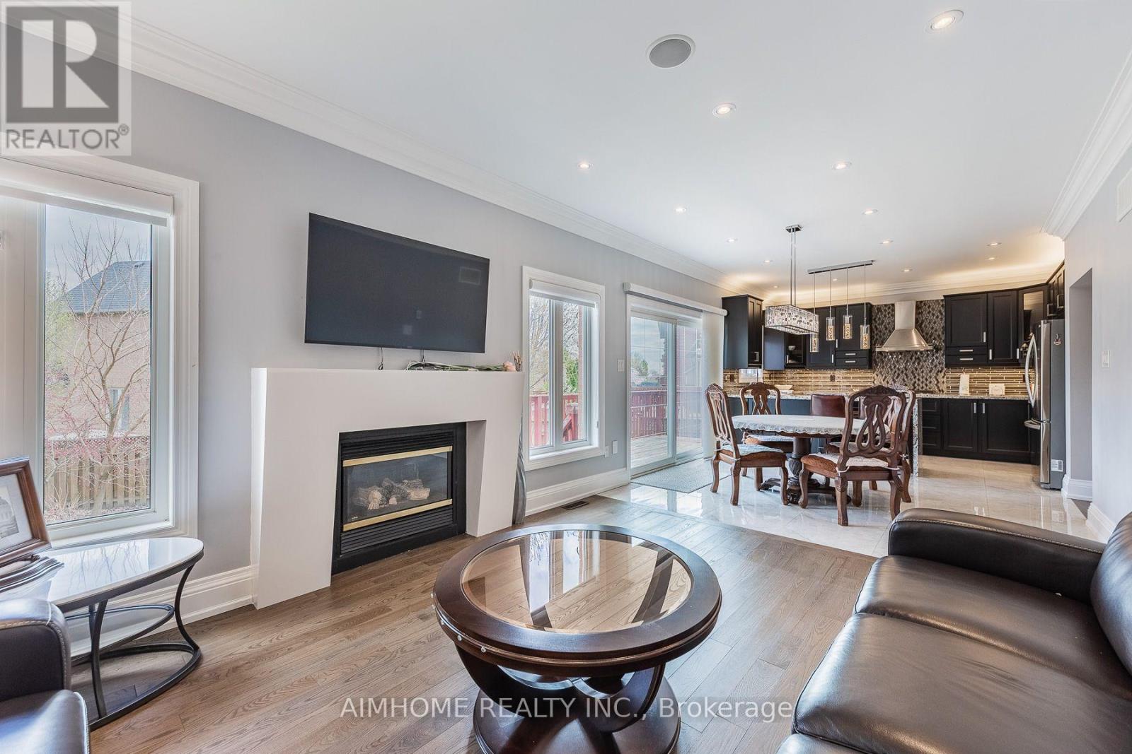 15 Apollo Drive, Richmond Hill, Ontario  L4E 4C3 - Photo 8 - N12153503