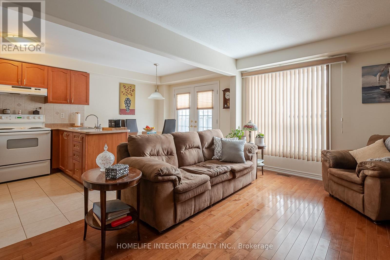 32 Mcmulkin Street, New Tecumseth, Ontario  L9R 0A9 - Photo 5 - N12153539