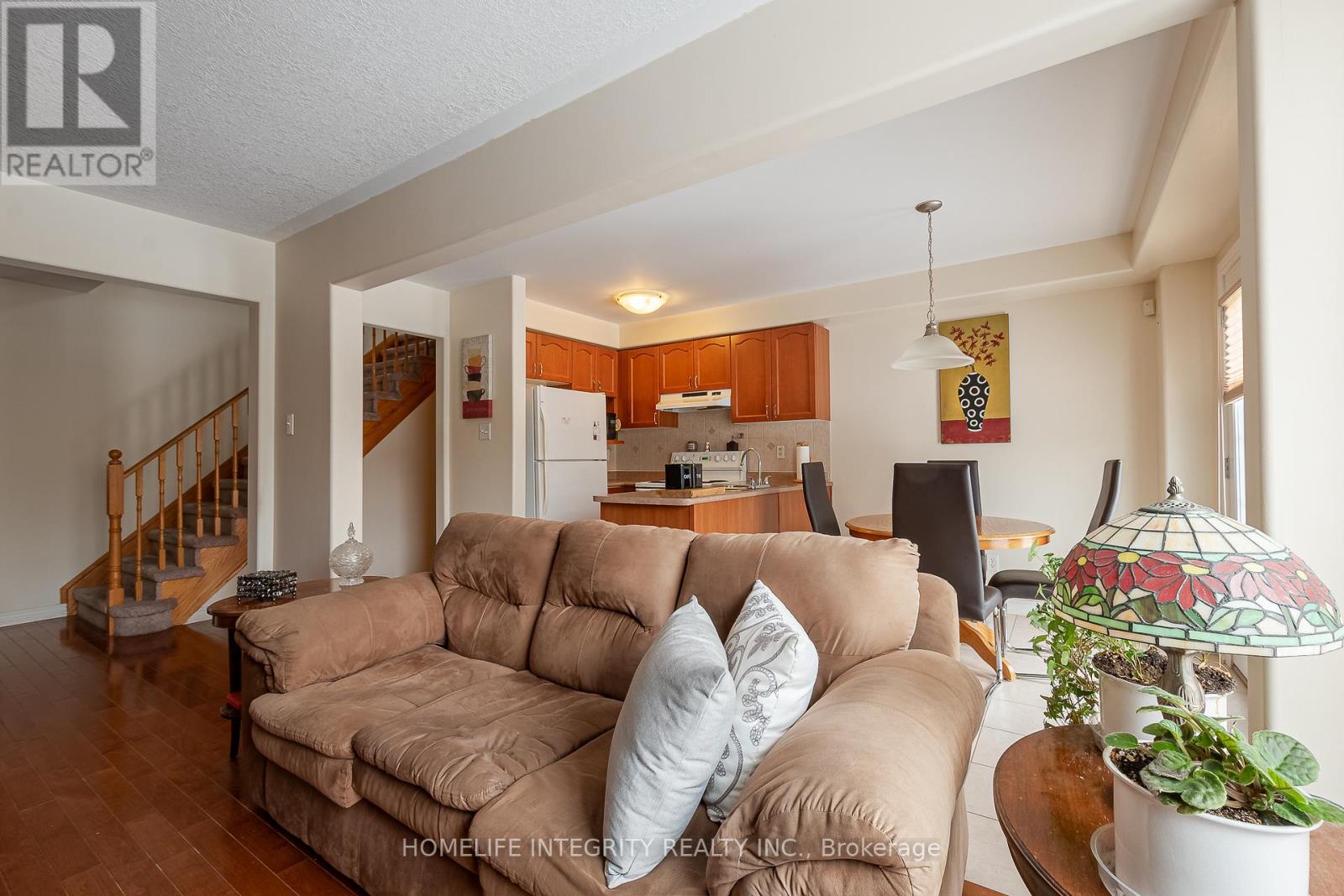 32 Mcmulkin Street, New Tecumseth, Ontario  L9R 0A9 - Photo 6 - N12153539