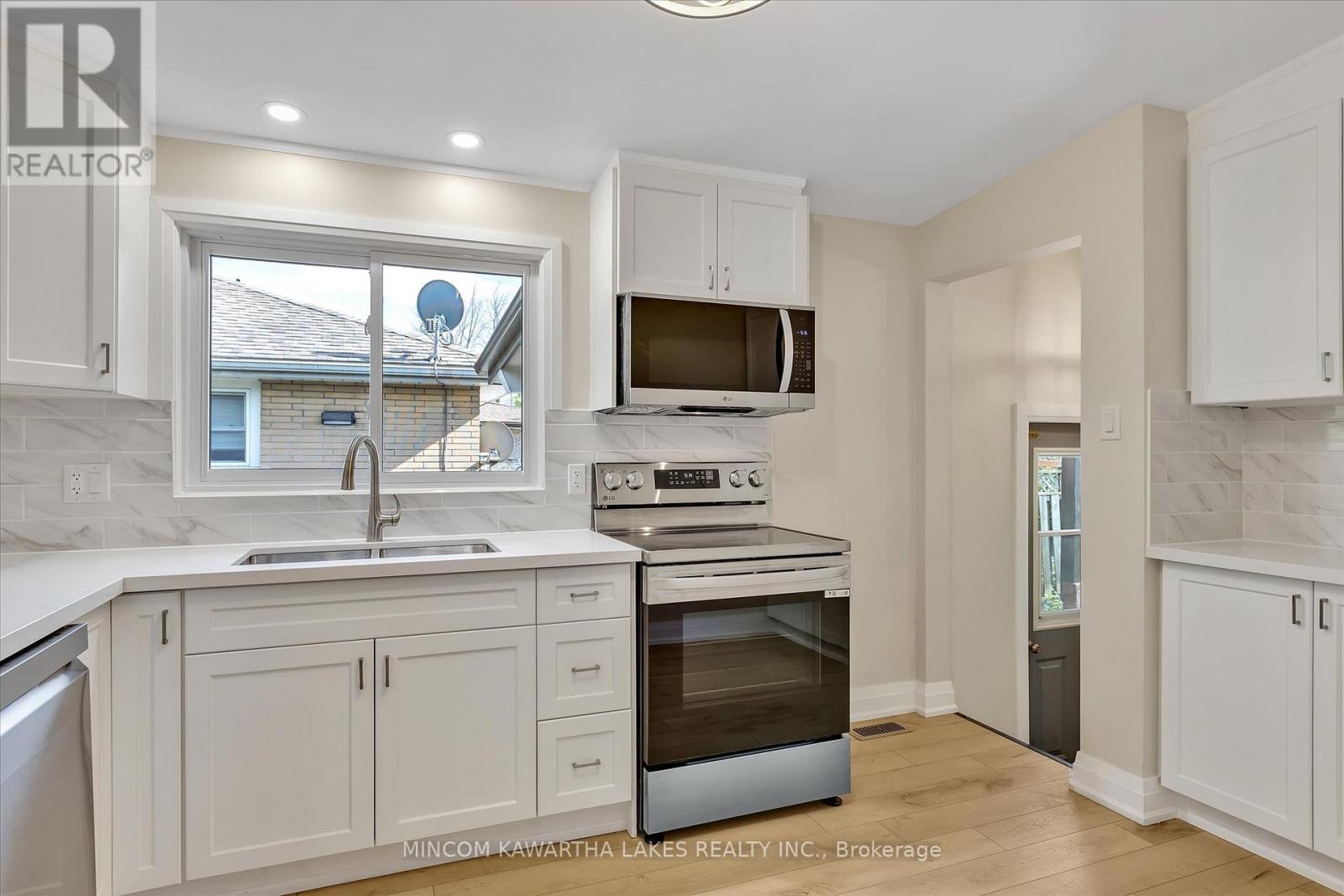 511 Robert Road, Peterborough South, Ontario  K9J 5S9 - Photo 17 - X12153682