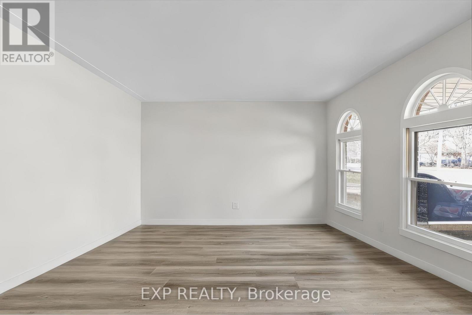 11 Glenwood Drive, Brantford, Ontario  N3S 3E9 - Photo 7 - X12153686