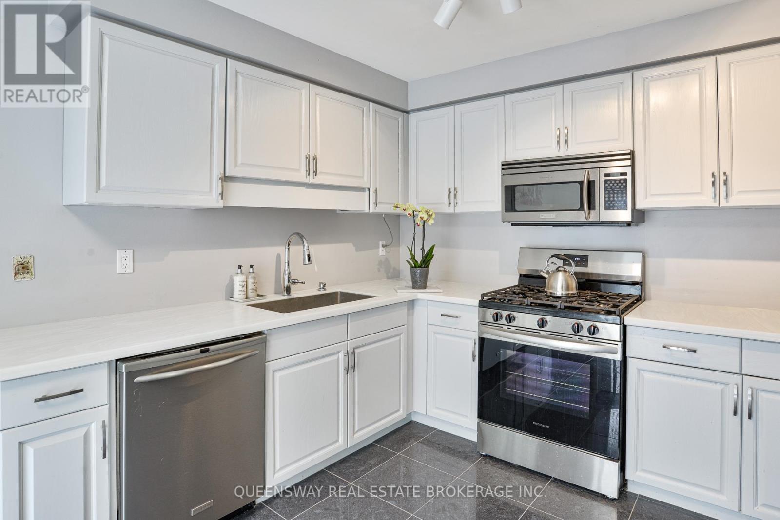 10 Lewis Drive, Orillia, Ontario  L3V 7S5 - Photo 10 - S12153517