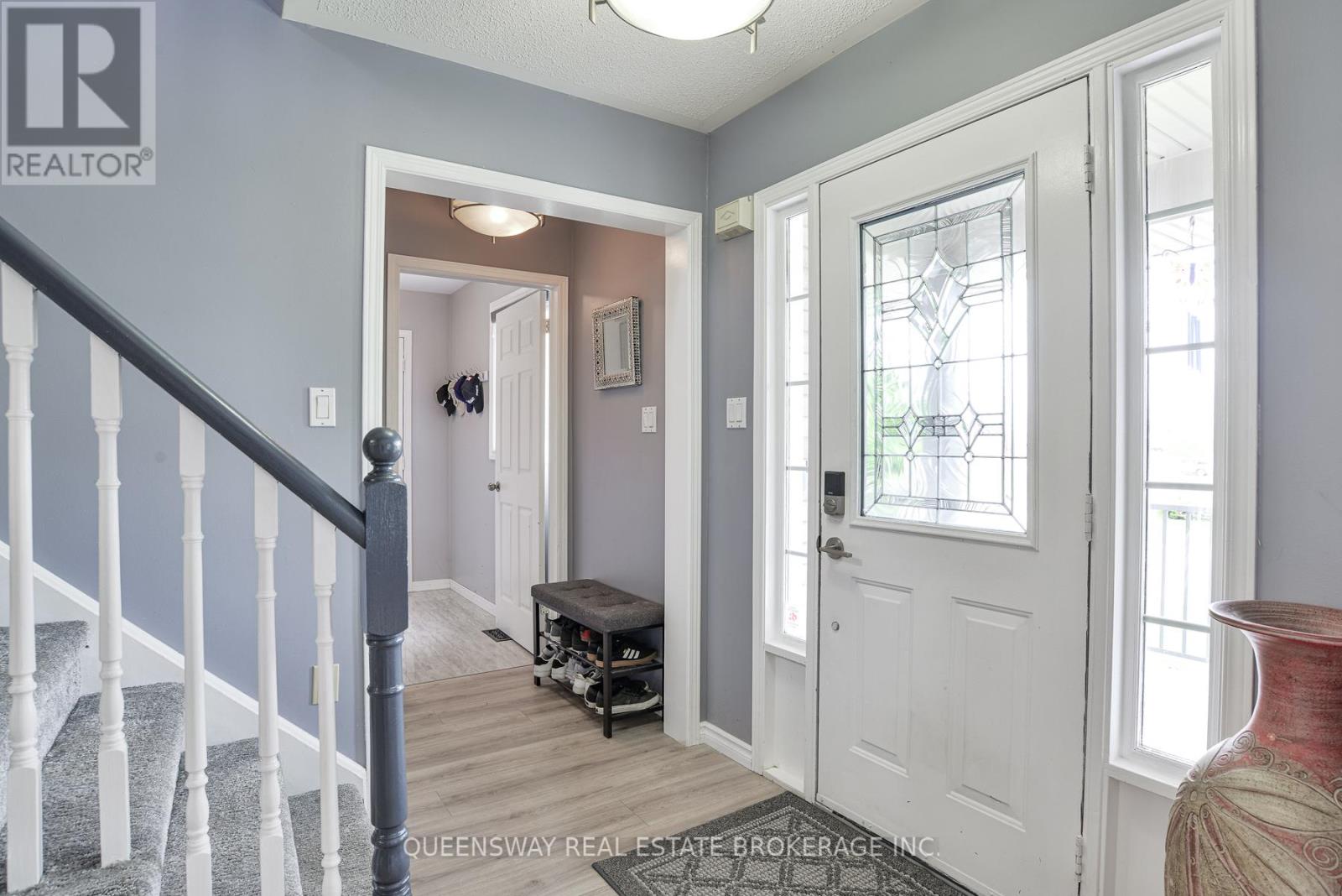 10 Lewis Drive, Orillia, Ontario  L3V 7S5 - Photo 4 - S12153517