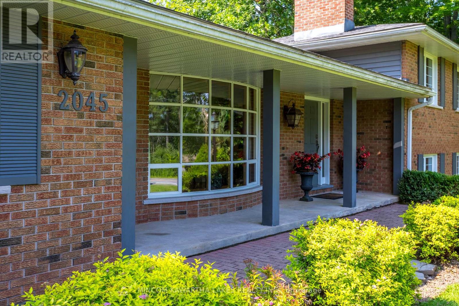 Property at 2045 SHERBROOKE STREET W image 3