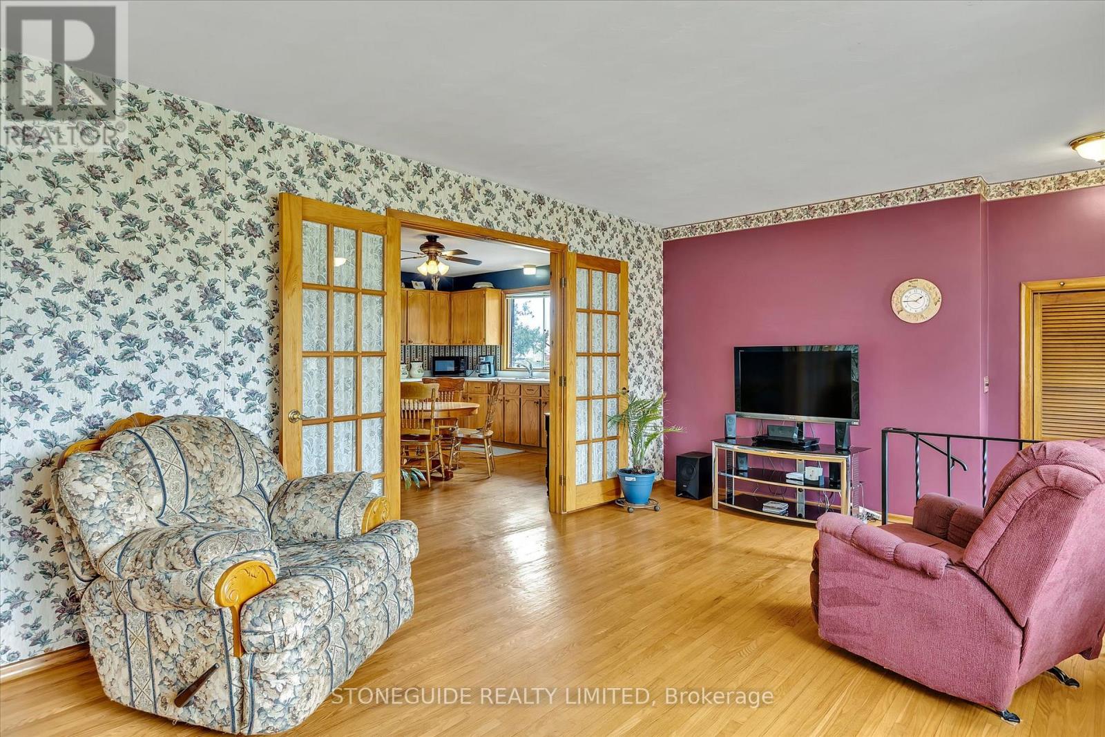 130 Arthur Avenue, Peterborough Central, Ontario  K9J 5X8 - Photo 7 - X12153801
