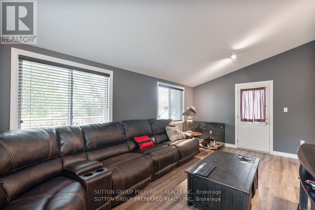 233 Cambridge Street, London North, Ontario  N6H 1P1 - Photo 9 - X12153706