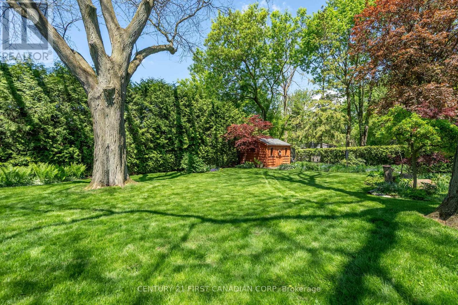 631 Oakridge Drive E, London North (North P), Ontario  N6H 3G3 - Photo 36 - X12153758