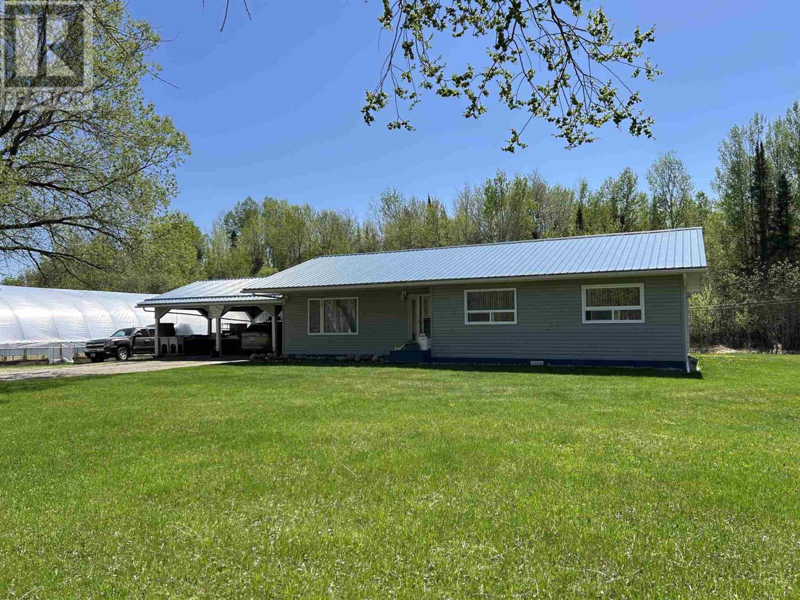 993 Fisher RD, Emo, Ontario