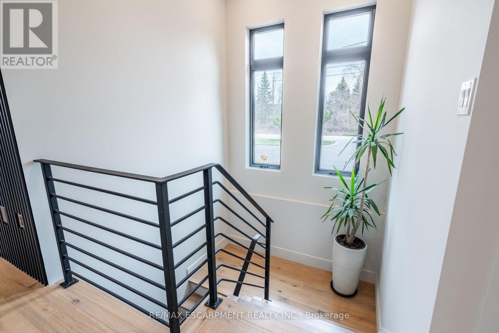 46 Zellens Road, Hamilton, Ontario  L9H 7A9 - Photo 37 - X12052108