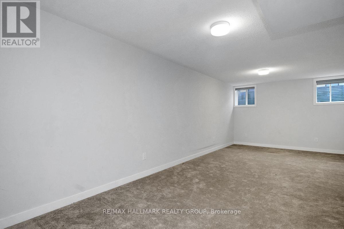 64 Kindred Row N, Ottawa, Ontario  K2S 3A2 - Photo 33 - X12103135