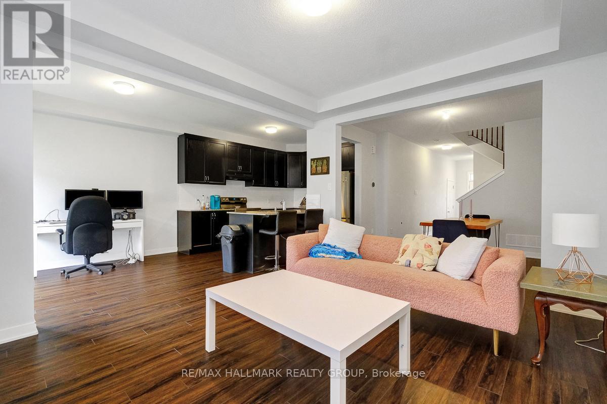 64 Kindred Row N, Ottawa, Ontario  K2S 3A2 - Photo 8 - X12103135