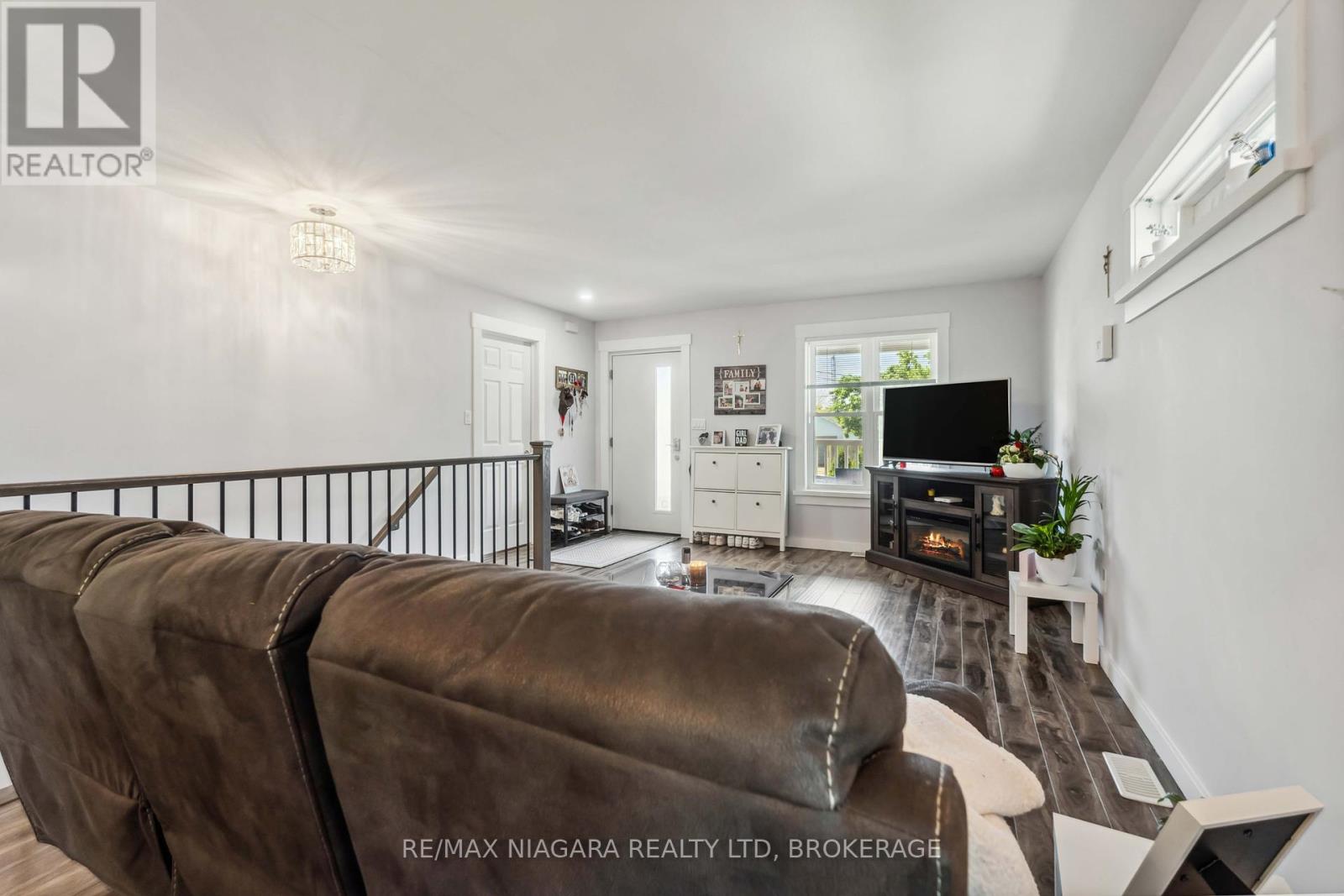 246 Martin Street, Welland, Ontario  L3C 7L5 - Photo 11 - X12153673