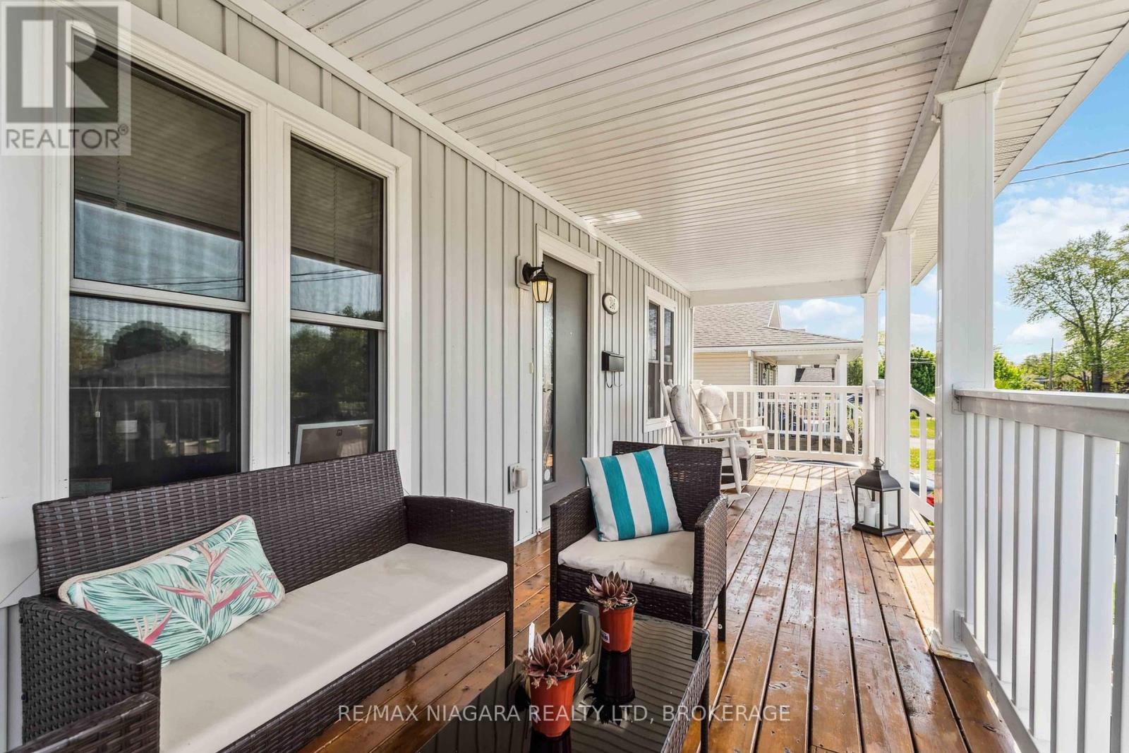 246 Martin Street, Welland, Ontario  L3C 7L5 - Photo 4 - X12153673