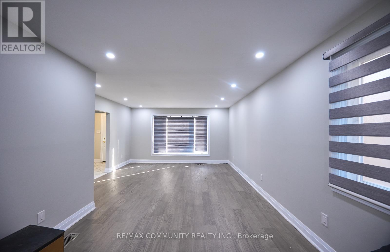 71 Willowridge Road, Toronto, Ontario  M9R 3Z2 - Photo 7 - W12153512