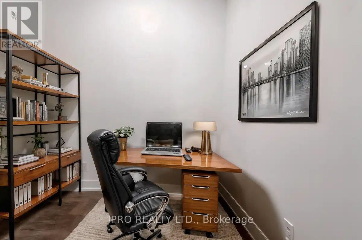 410 - 215 Veterans Drive, Brampton, Ontario  L7A 5L7 - Photo 8 - W12153557